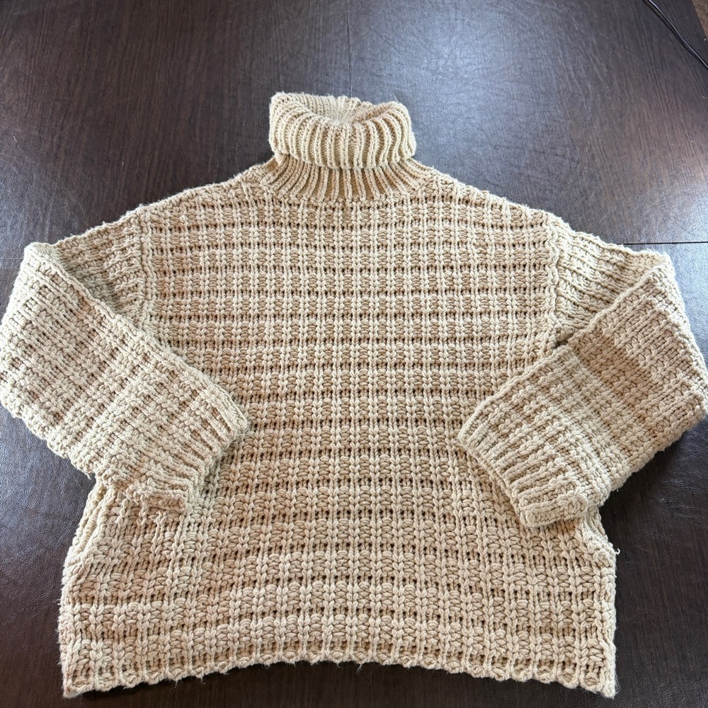 Listicle Chunky Cream Turtleneck Sweater with side Pockets Cozy Knit Sz S